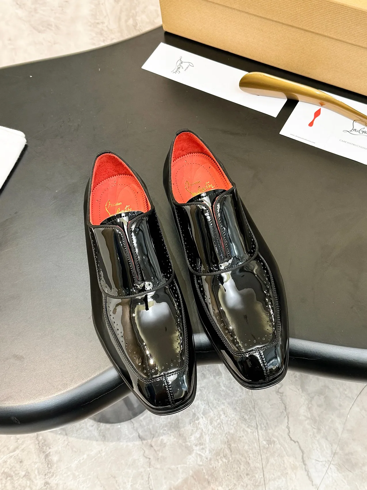 💰960 ••New real shots••CL～High-end men’s 👔Casual•loafers with red soles! ••🆑Genuine and top-quality goods from original orders ••✅💯 Purchase goods from top-quality original orders! Original imported patterned cowhide ➕Imported cowhide lining ➕Cowhide feet ➕Original leather outsole~🉑️Feel free to compare the authentic ones! Size: 39-44 (38.45.46.47 can be customized)
